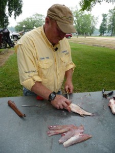 Remove just the back straps of the drum to avoid the rib bones. 