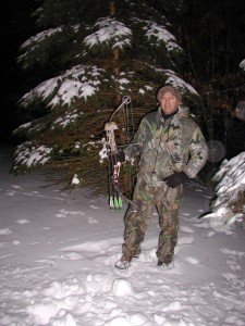 The Outdoorsguy with his trusty Hoyt Bow